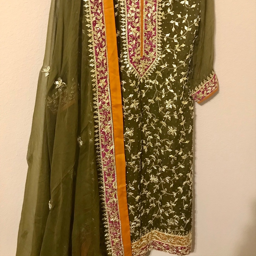 Pakistani/Indian Outfit